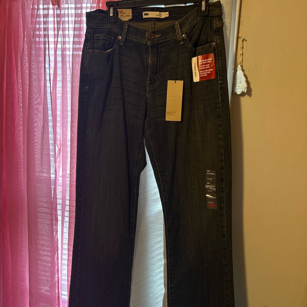 Levi's Women's Straight Leg Jeans